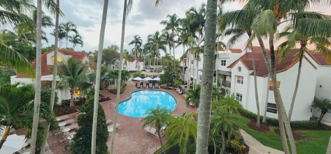 Dharma Home Suites Dania Beach At Sheridan Ocean Club Exterior photo